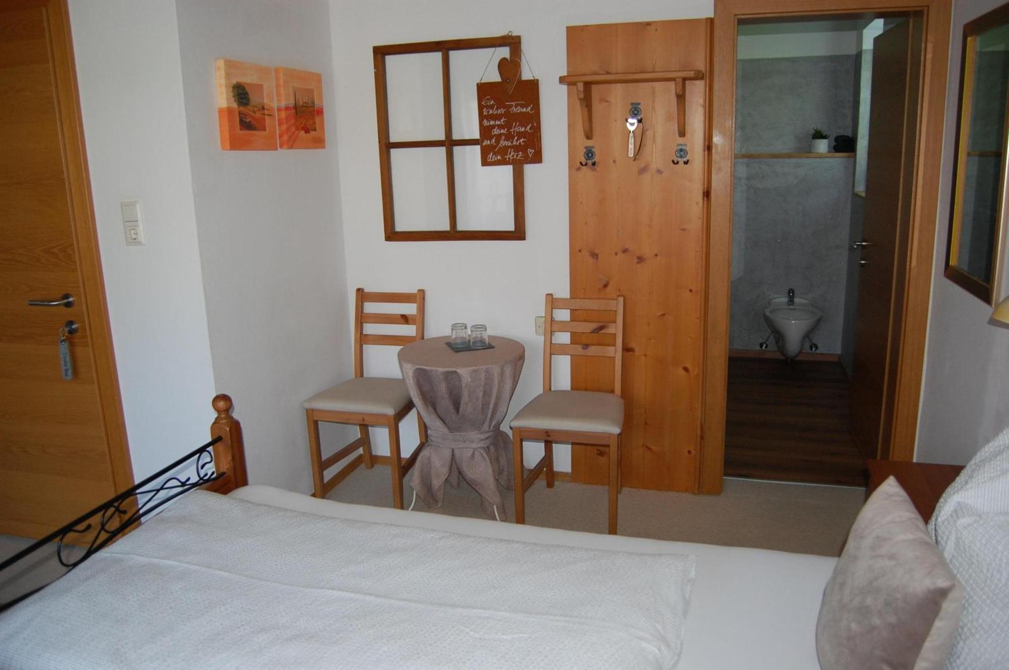 Haus Hager Bed & Breakfast Schlitters Exterior photo