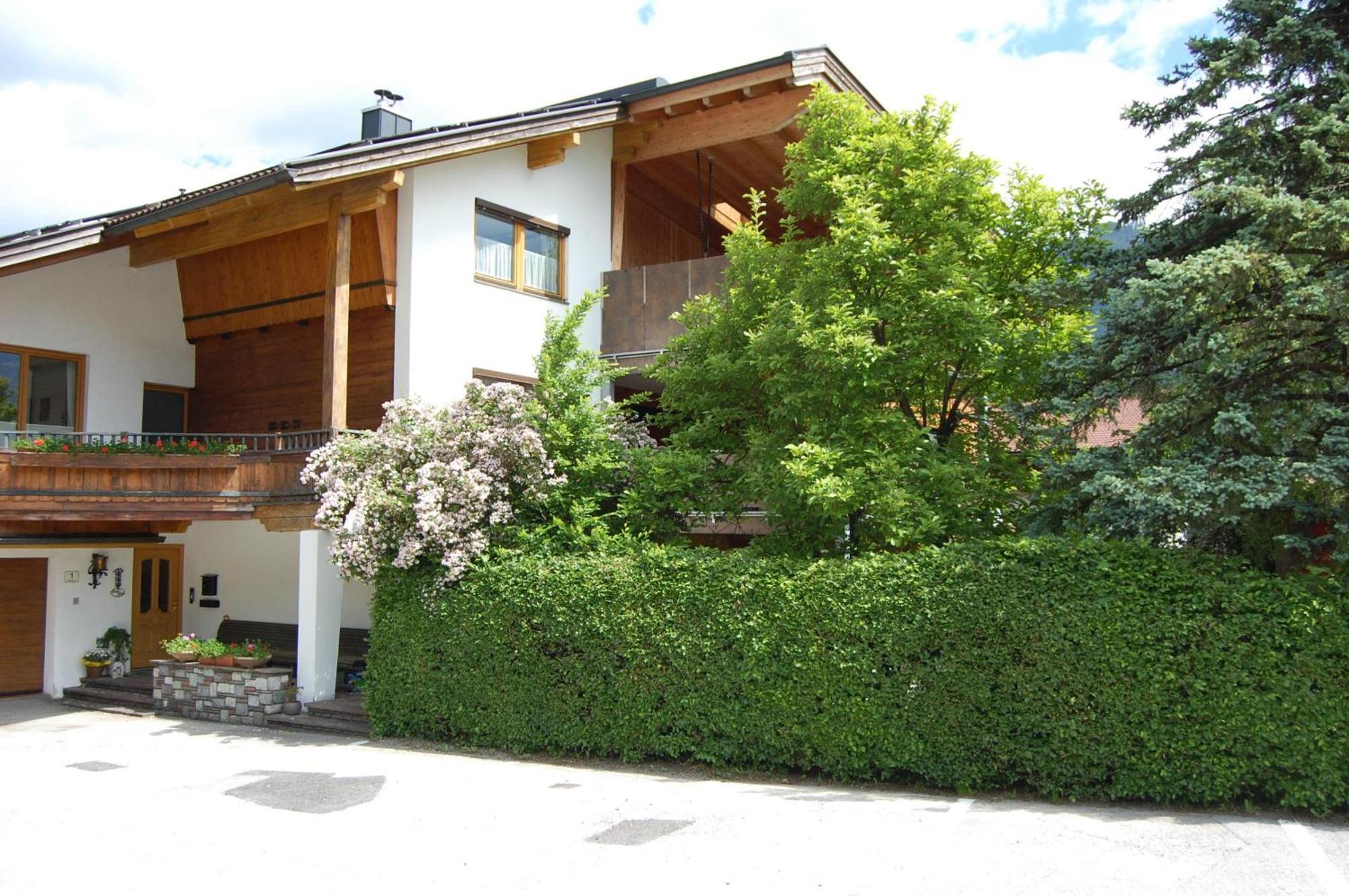 Haus Hager Bed & Breakfast Schlitters Exterior photo